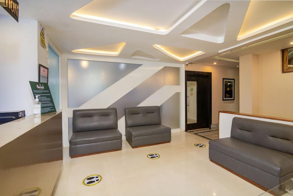 Muscatel Yavachi - 400 Mts from MG Marg