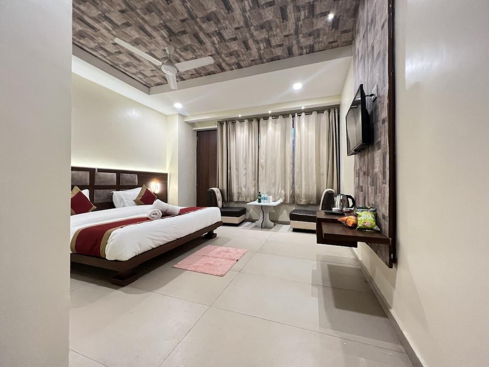 The White Orchid Dalhousie