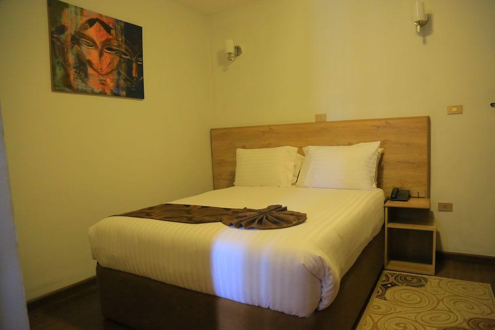 Black Horse Hotel Apartment