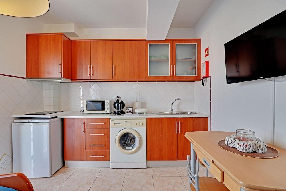 Faro Airport Flat 2 by Homing