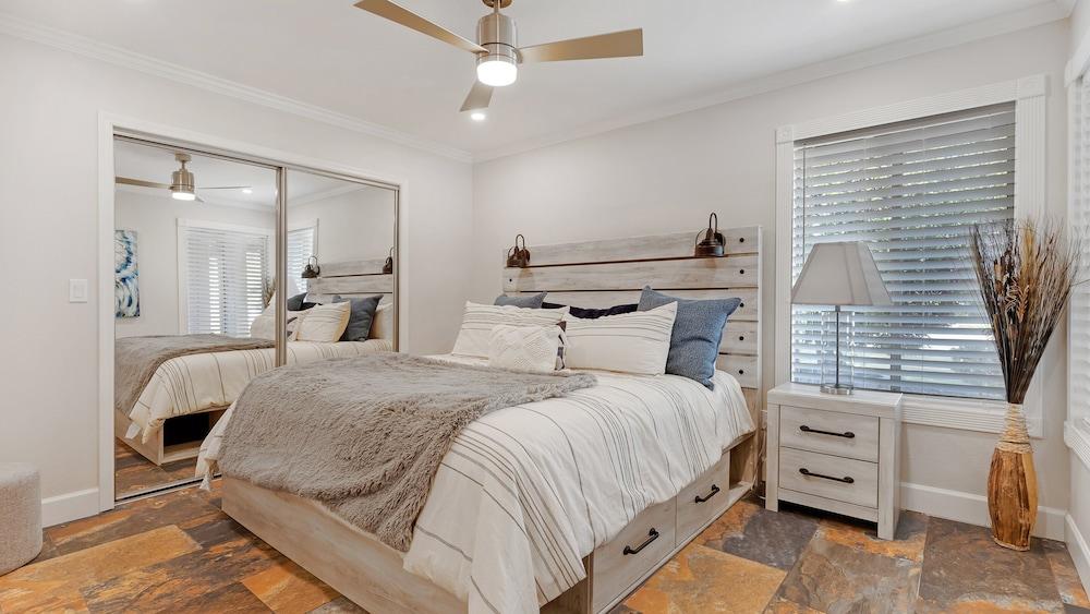 Luxe Central Scottsdale 4 Bdrm w/ Backyard Oasis!