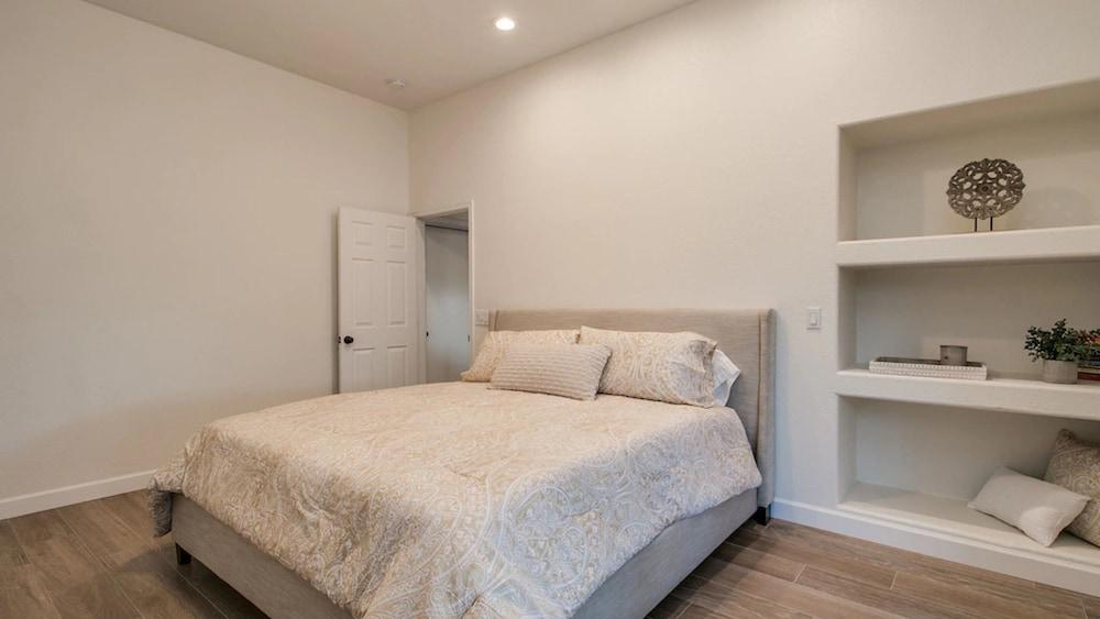 Breathtaking Views & Htd Pool in Fountain Hills!