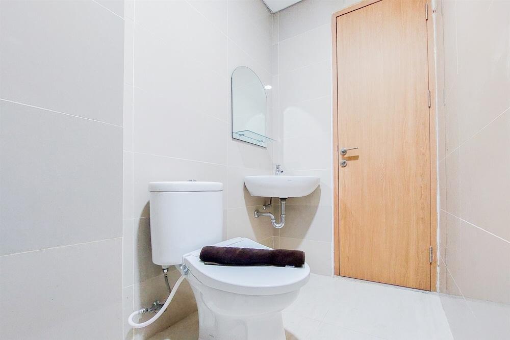 Simply Look And Warm Studio Apartment At B Residence