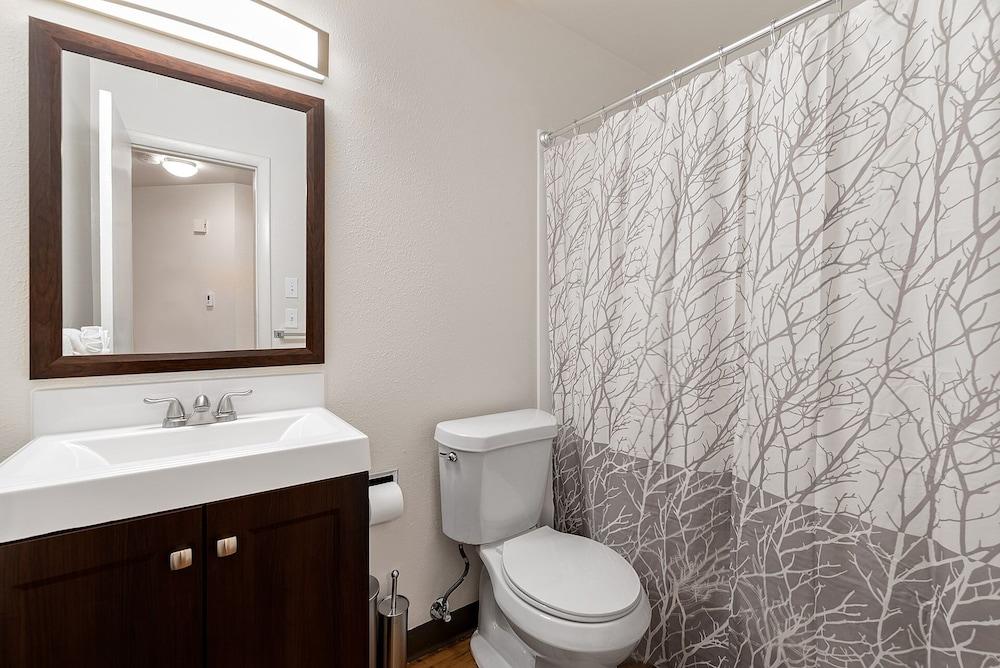 Urban Oasis Near Old Town & Pvh – Dog Friendly!