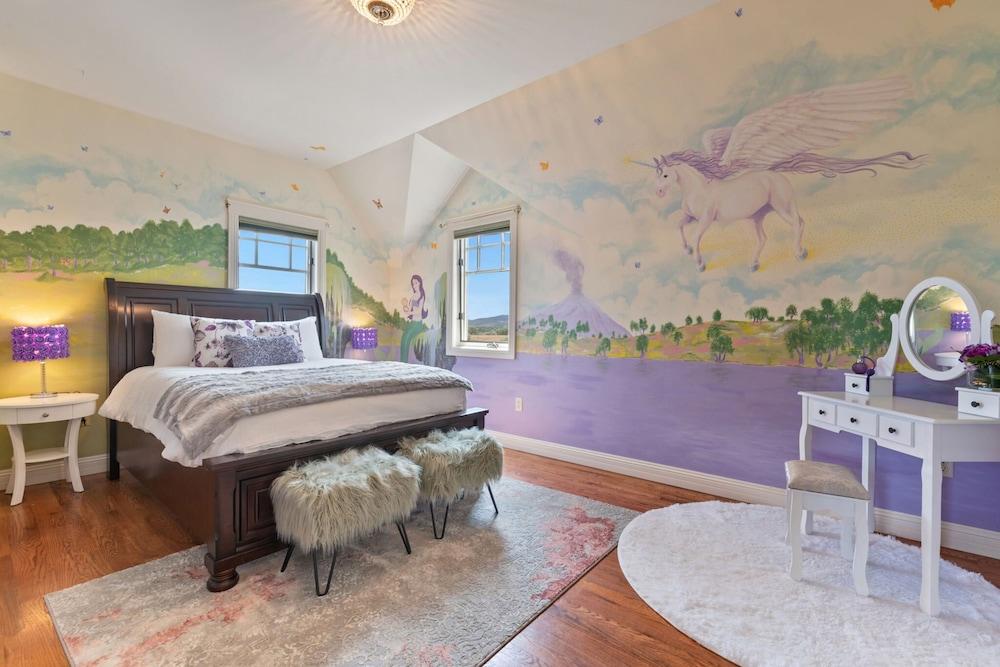 Sunrise Ranch! Amazing Mountain Views!