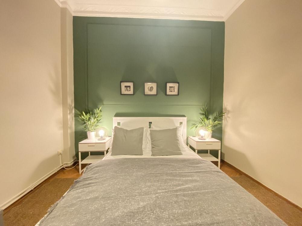 Sleek Flat With Central Location in Beyoglu