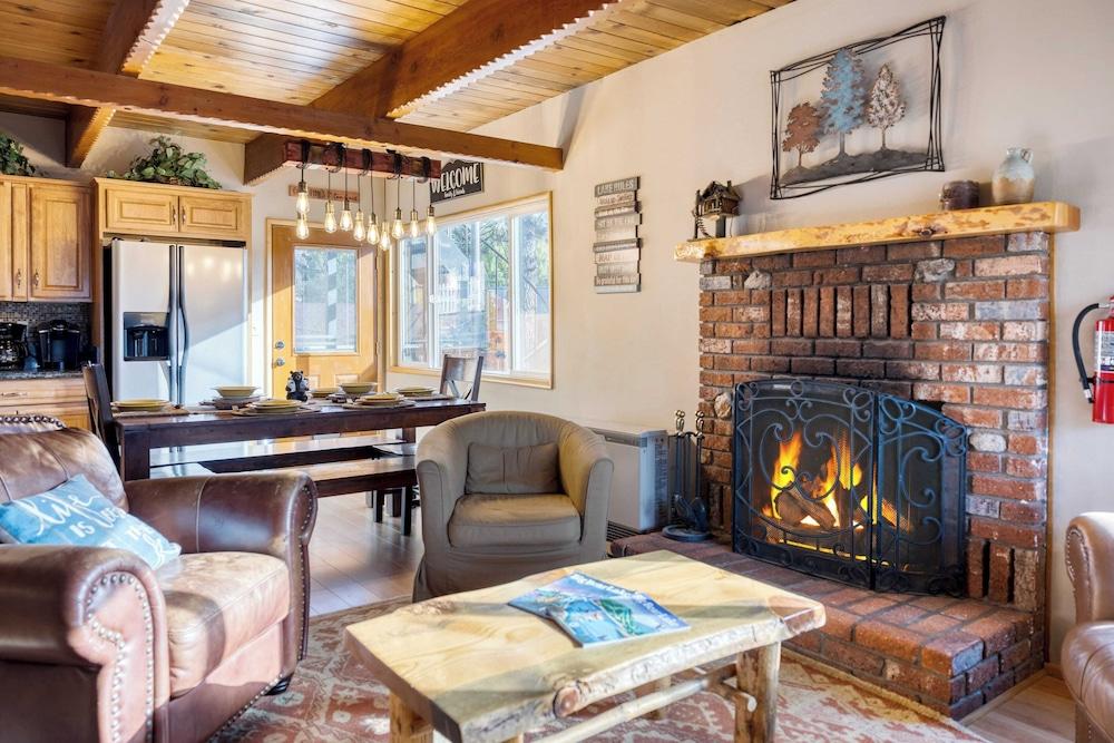 Lakeside in Bearadise by Avantstay Gorgeous Mountain Cabin in Boulder Bay!