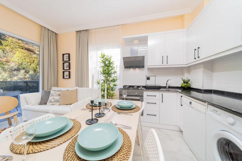 Modern Flat With Shared Pool and Balcony in Alanya