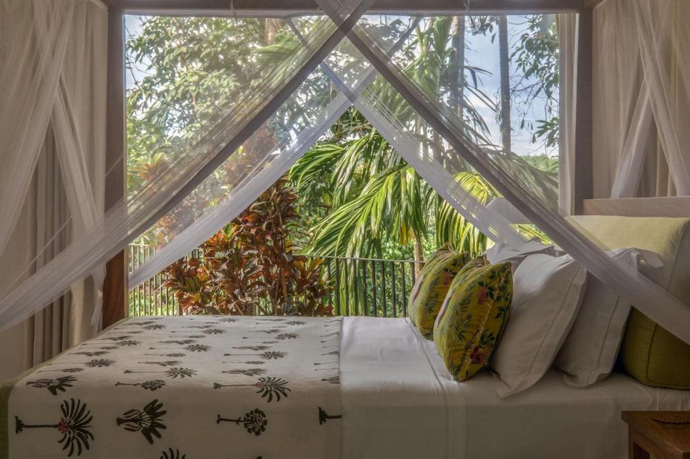 Luxurious 07 Bedroom Hilltop Villa With Private Gym