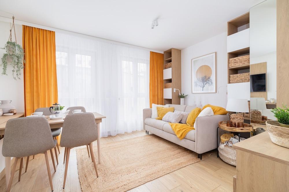 Czarnowiejska Studio by Renters