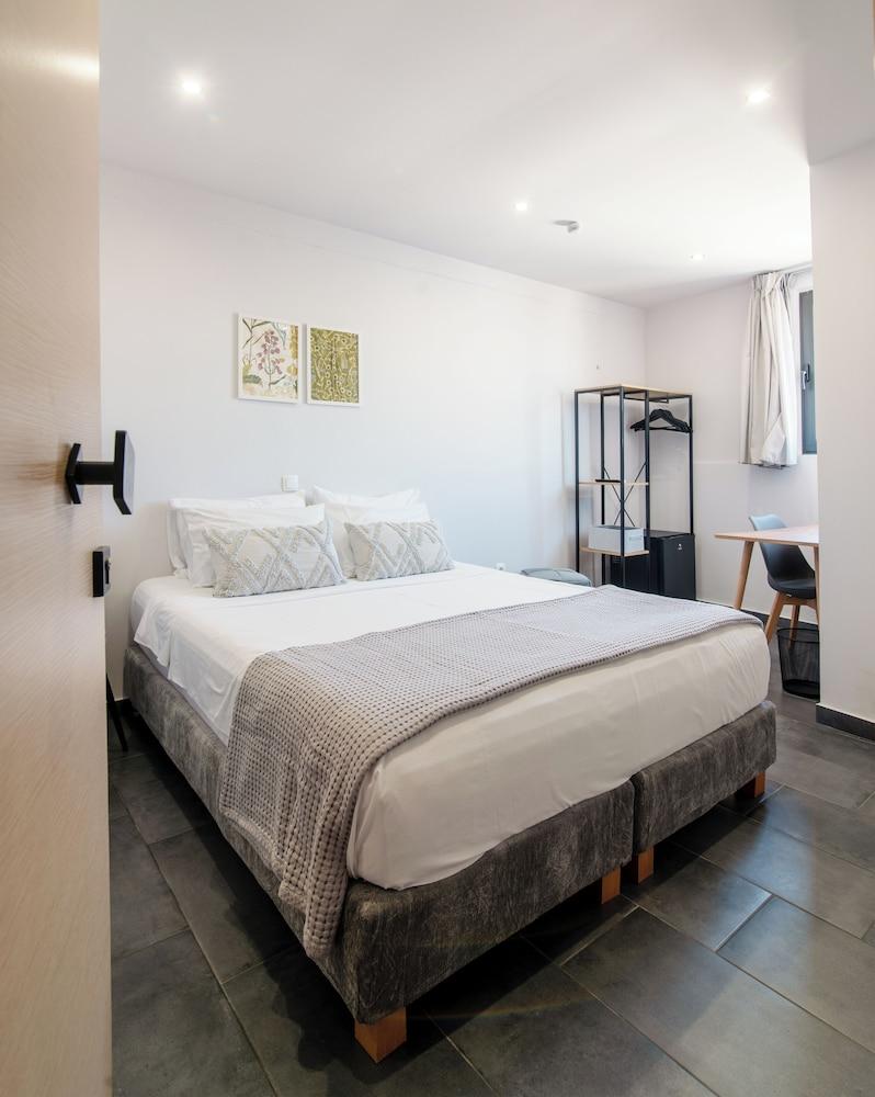 Navitas House Athens