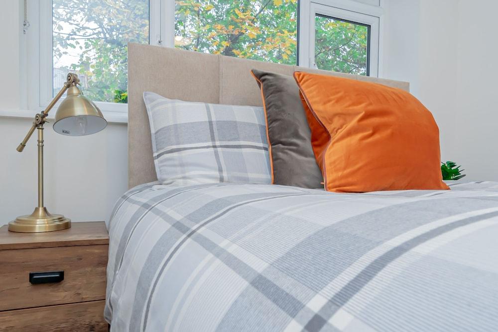 Stunning 2-bed Apartment in Purley - Croydon Gem