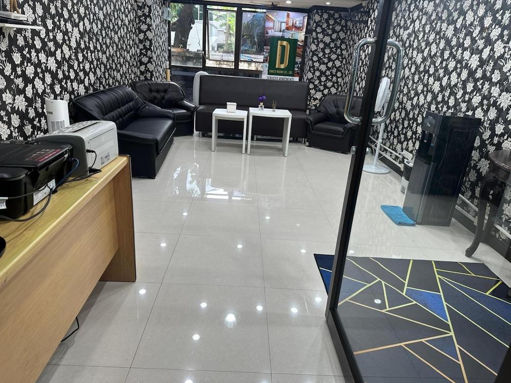 Omni Tower Sukhumvit Nana - Direct