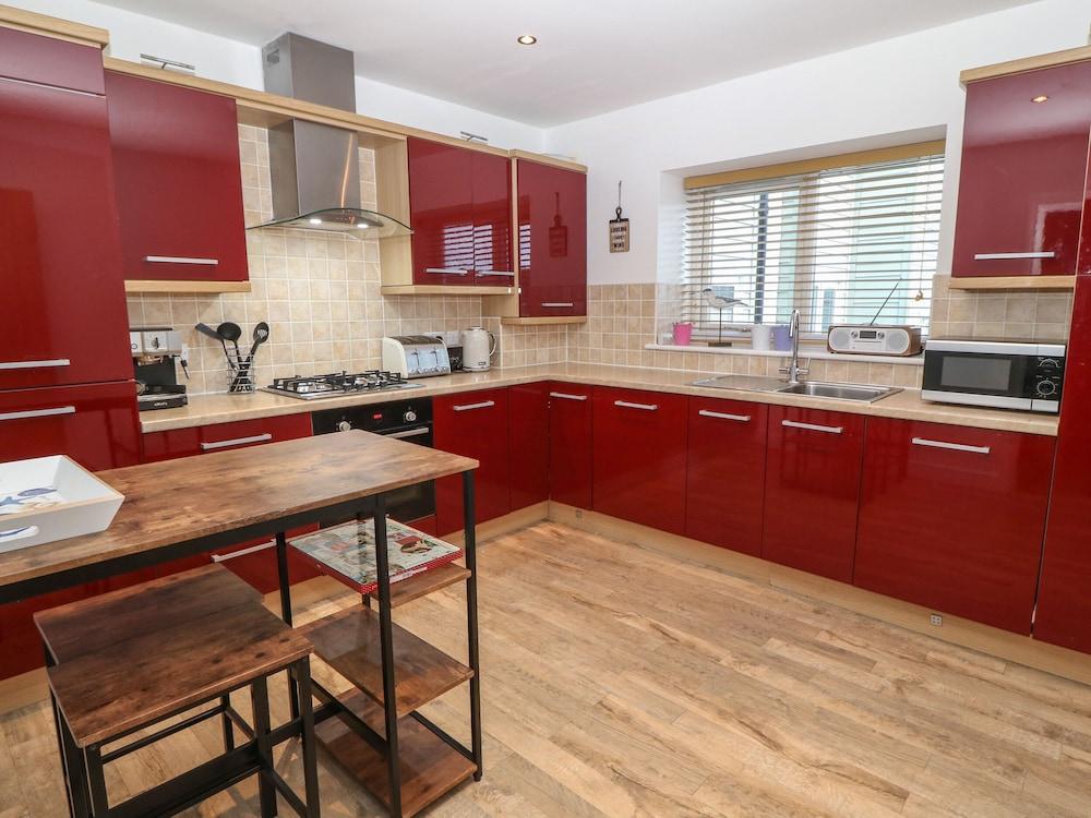 8 Pen Llanw Tides Reach