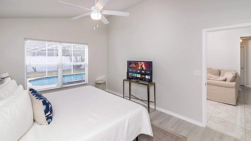 Cozy on Cavendish Themed Bedrooms