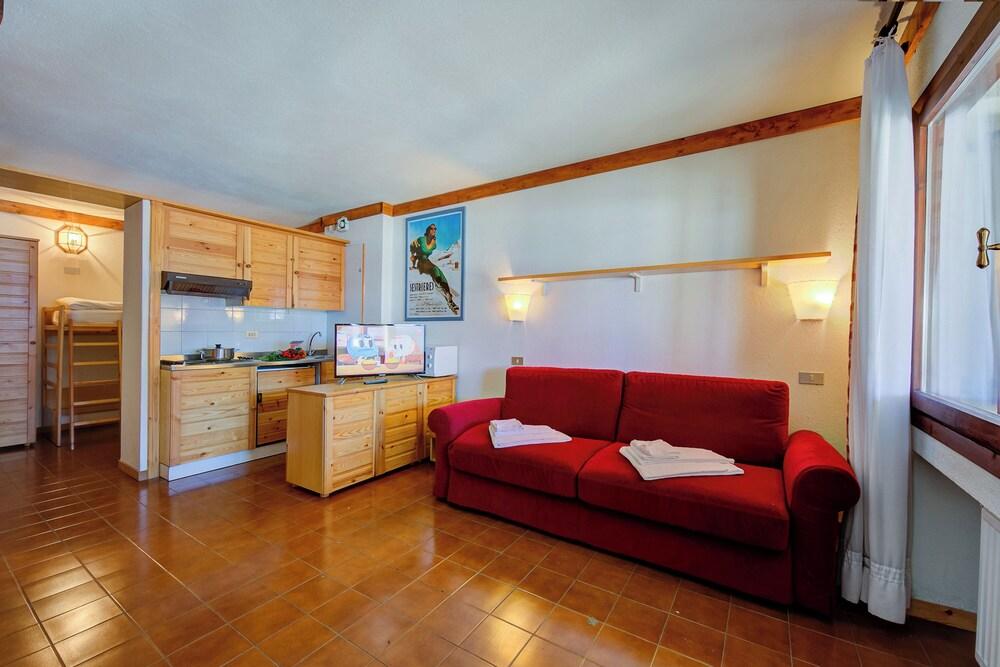 Abeti A2-03 few min From ski