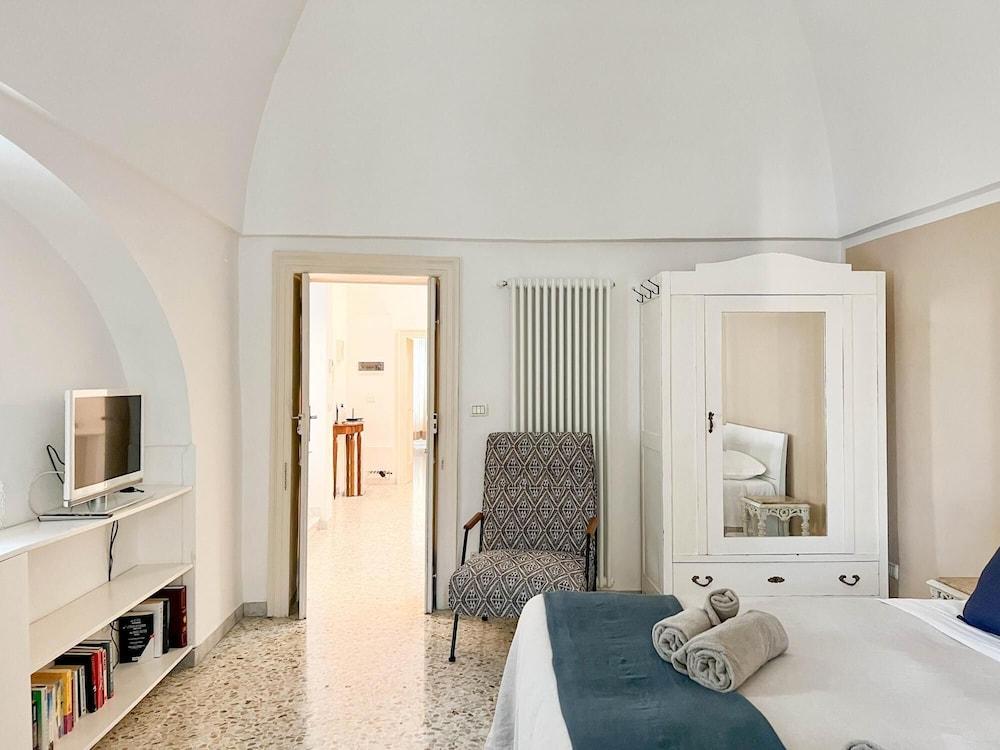 TD Casa Altomare w Terrace Over Historic Center