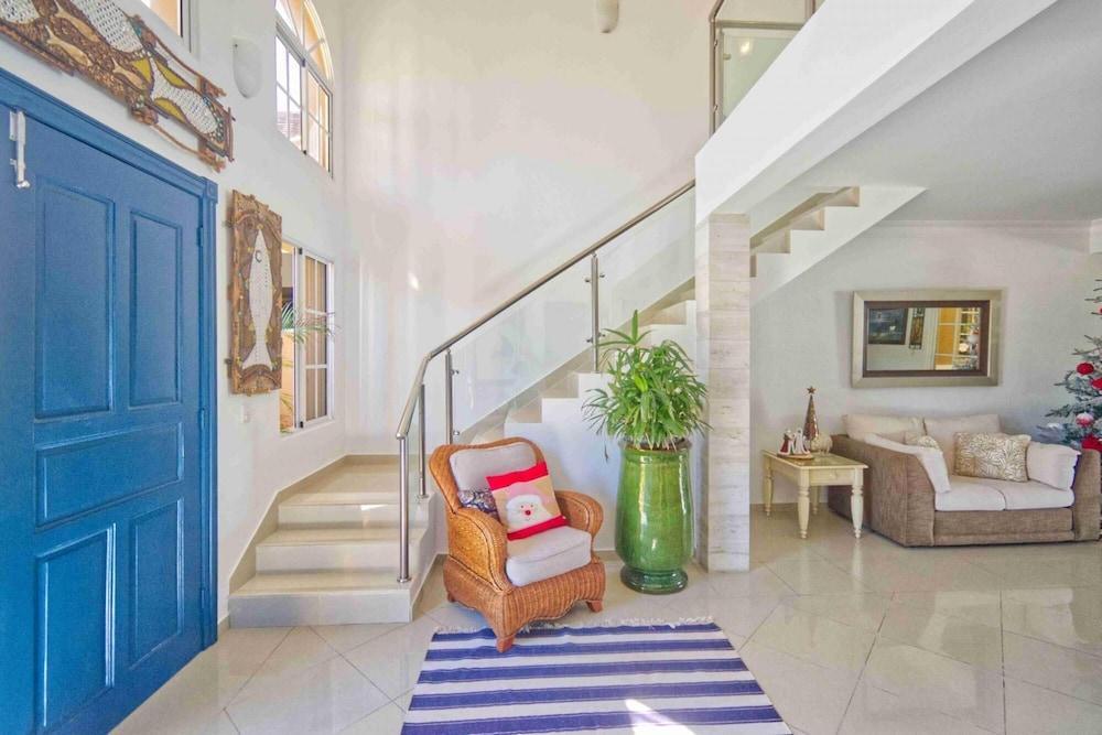 Large Golf View Villa With Pool Jacuzzi and Staff