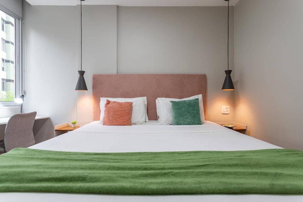 Apartment in Copacabana Suite Bi204