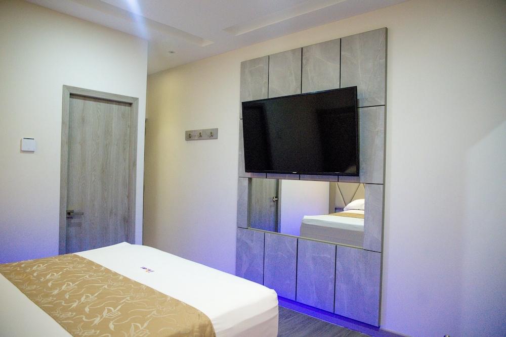 Hotel ByHours Circunvalar