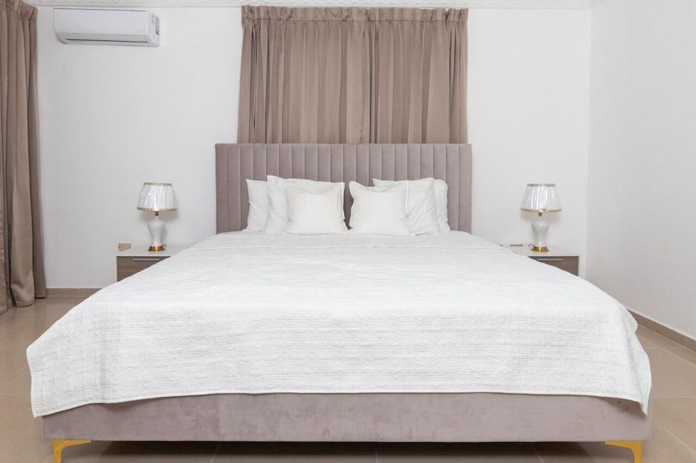 Beautiful Villa With Pool