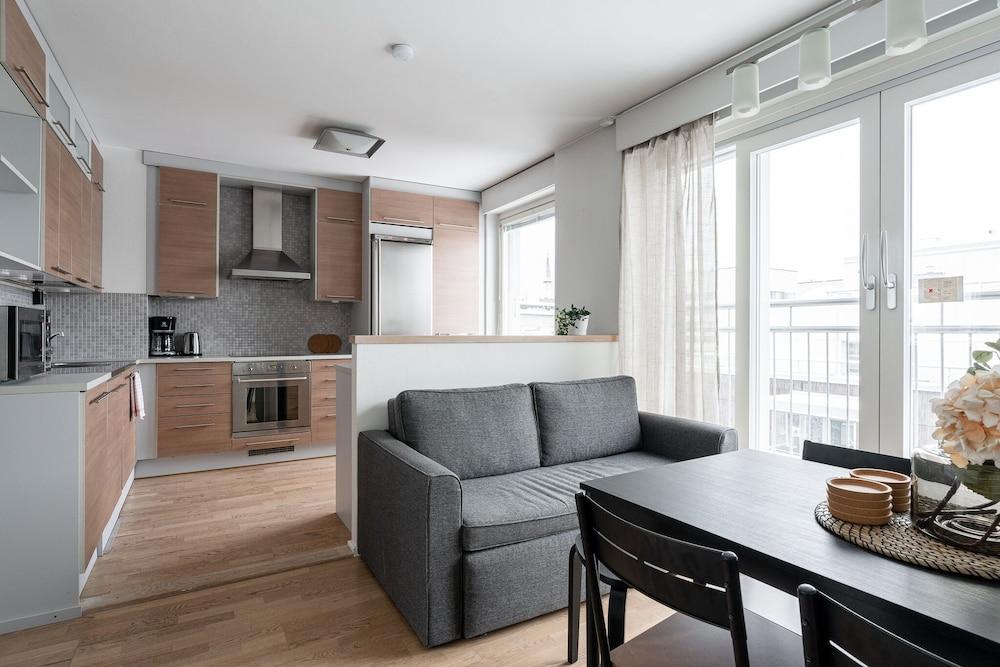 1BR with Sauna, Rooftop Terrace & Amazing Views