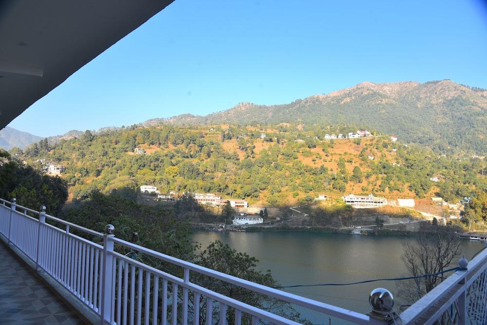 Hotel Lake Paradise Inn