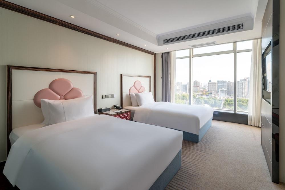 Suning Universal Hotel All-Suites