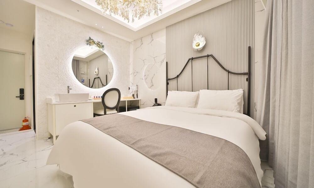 FEBRUARY HOTEL LIONS PARK DAEGU