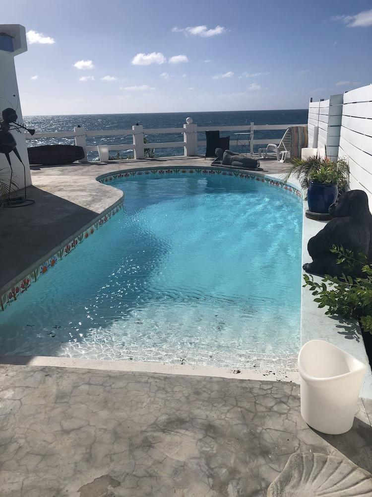 Immaculate 1-bed Apartment on Ocean View