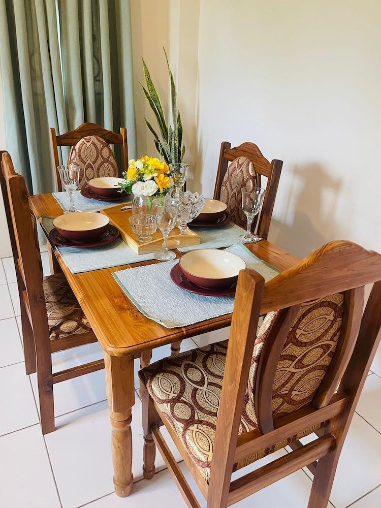 Vintage Oaks Hideaway