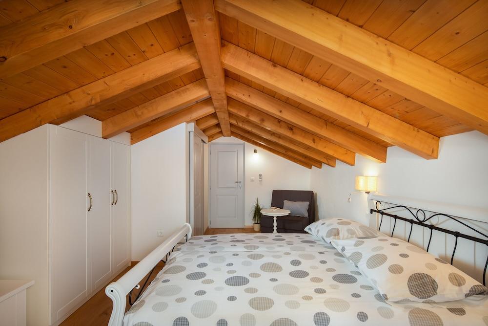 Rustic luxury villa Fulmin