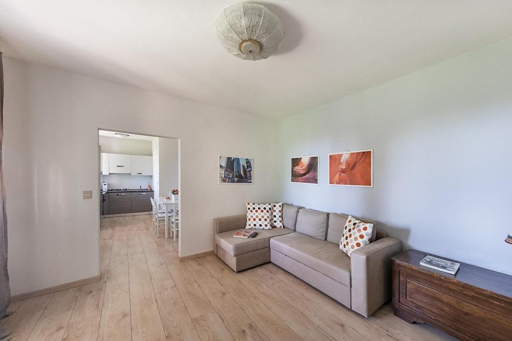 Casa Alba con Giardino e Patio