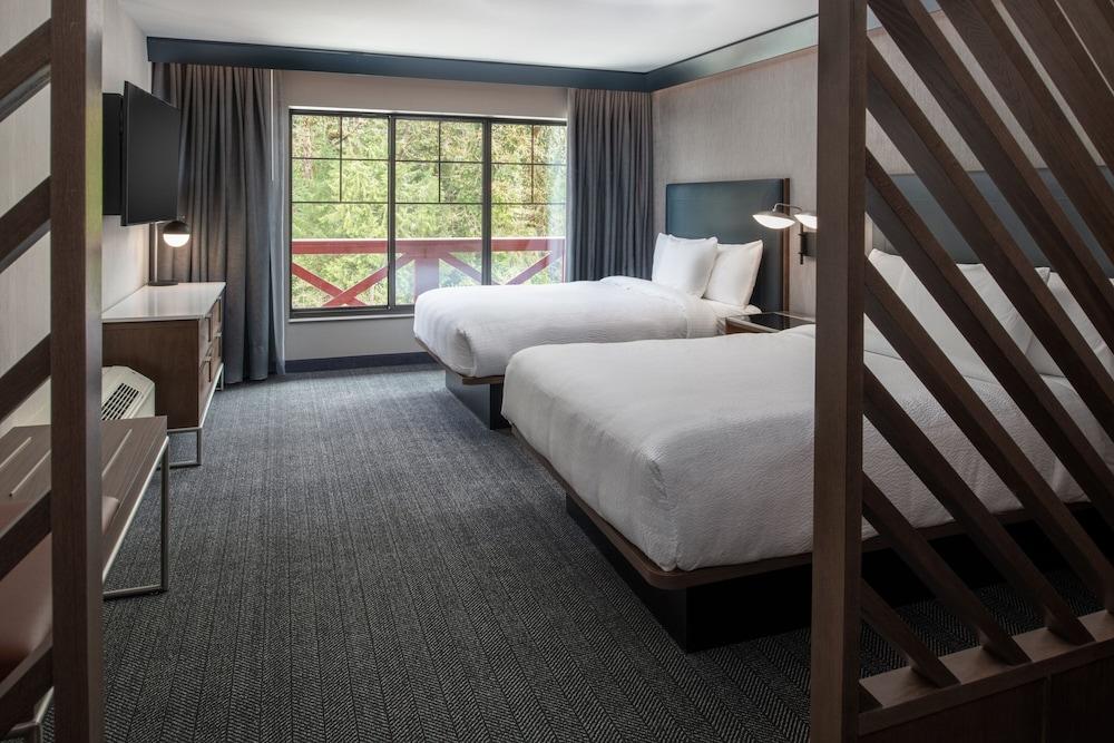 Courtyard By Marriott Olympia