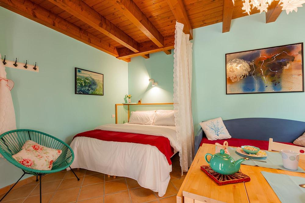 Il Laghello Wood House