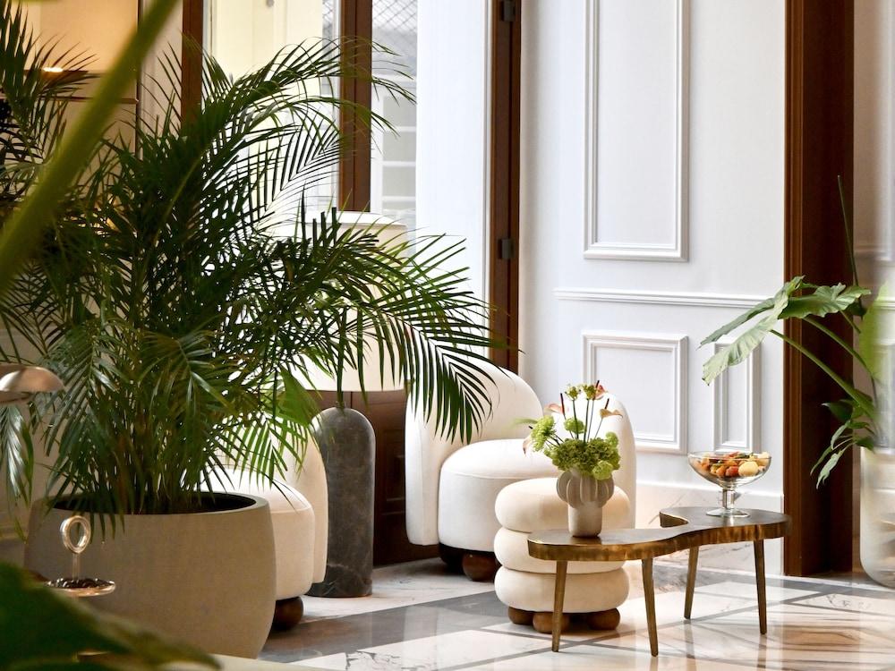 The Dolli at Acropolis, A Hotel to Live