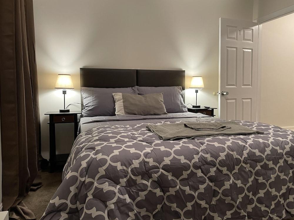 Downtown Private Rooms- Close to Topgolf