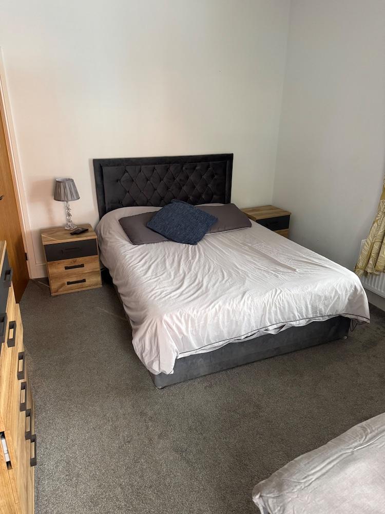 Superb 2 bed Apartment Great Location