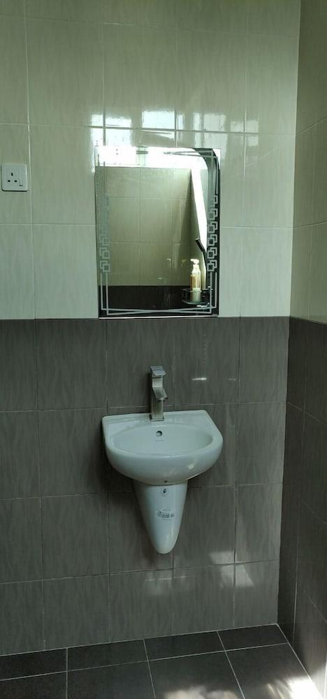 Captain's Cabin Resort