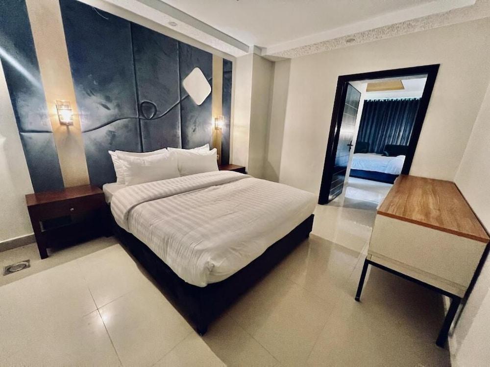 Shelton Suites Bhurban