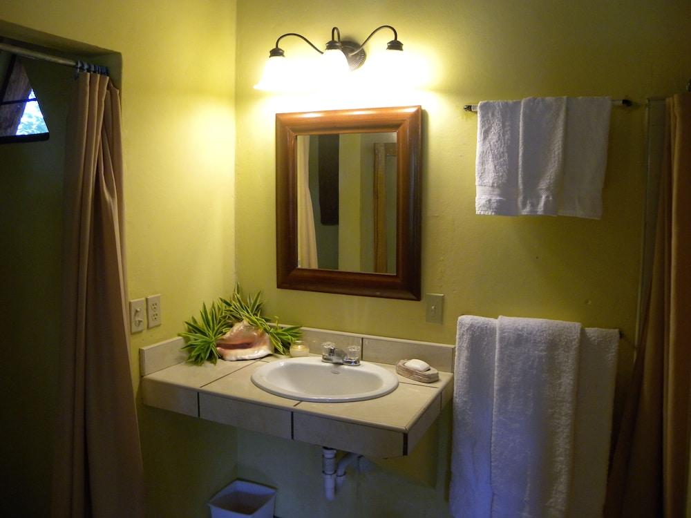 Tranquility Bay Beach Retreat