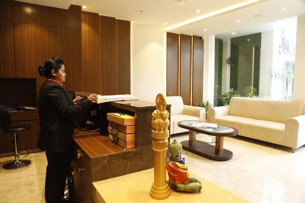 HOTEL THE ROYAL VISTA