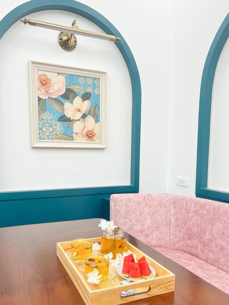 MARINA SEASIDE BOUTIQUE HOTEL