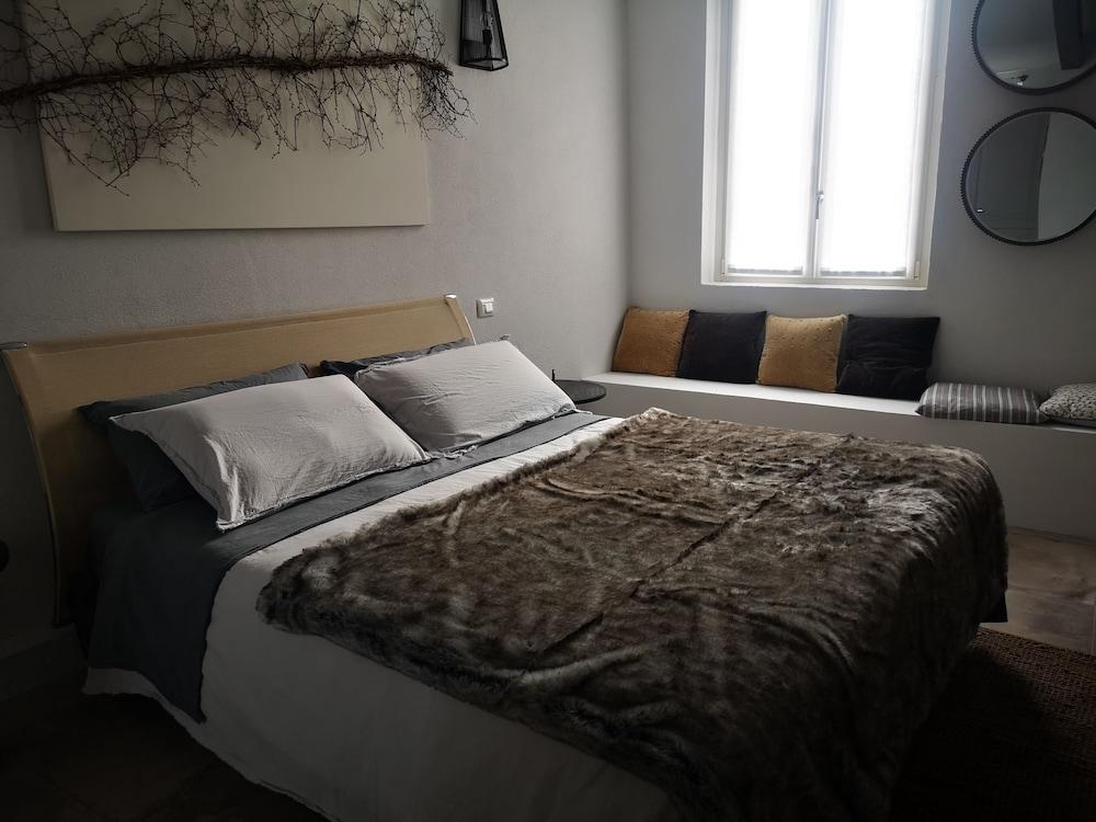 THERESA SULLA COLLINA