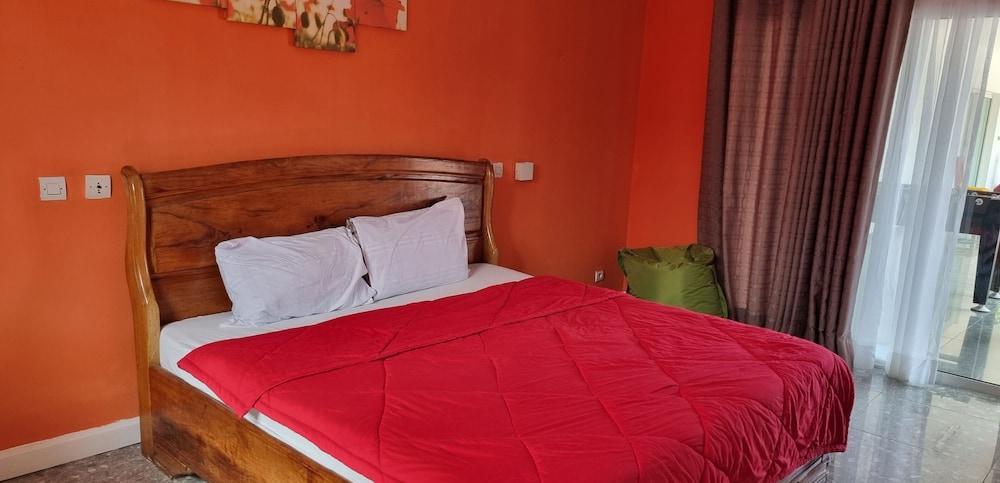 Beautiful Villa With Swimming Pool in Assinie