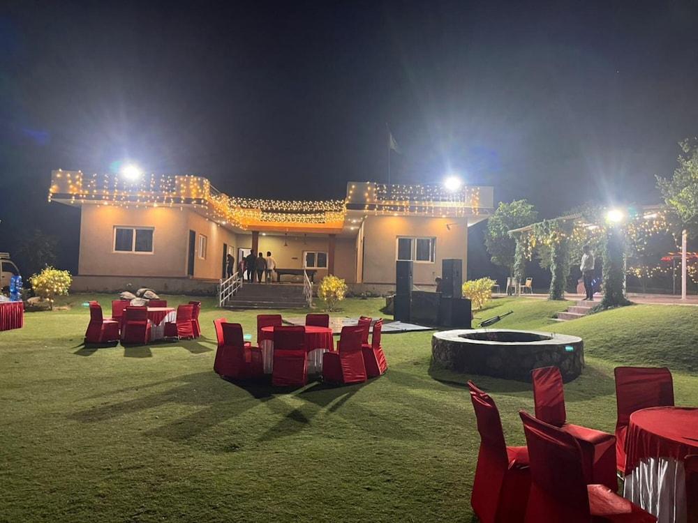 Gurugram Aravali Farmhouse