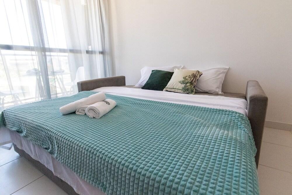 Mana Beach Experience B221- Carpediem