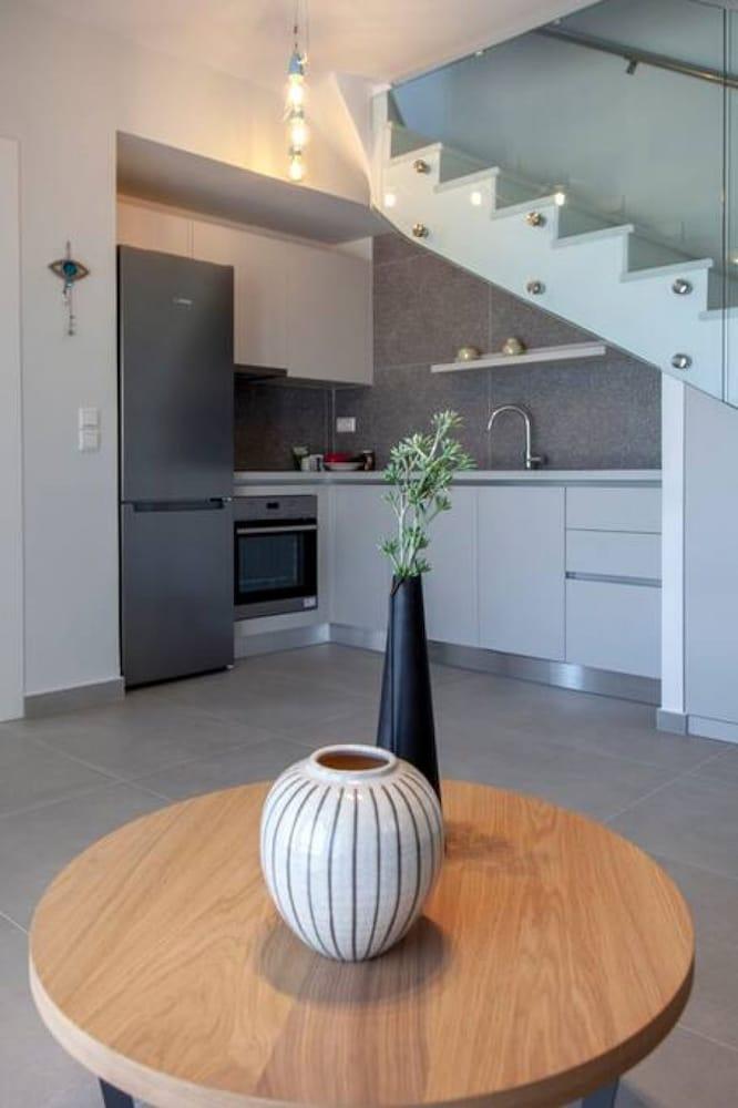 Villa Monolithi Lumiere