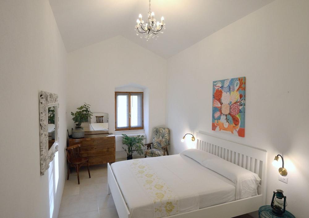 Large, Authentic 2-bed Apartment, Panoramic Views