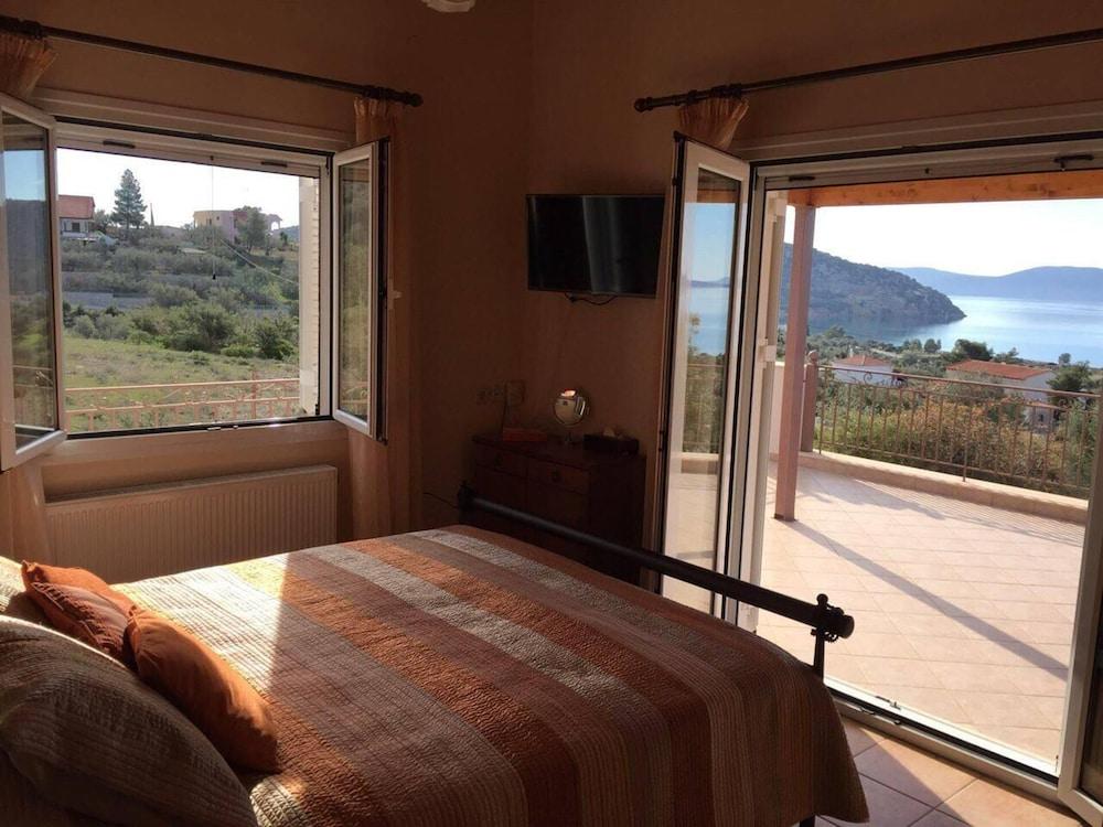 Immaculate 3-bed House in Ermioni